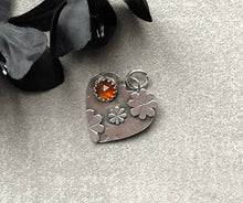 Load image into Gallery viewer, Heart pendant Flowers and rose cut Kyanite
